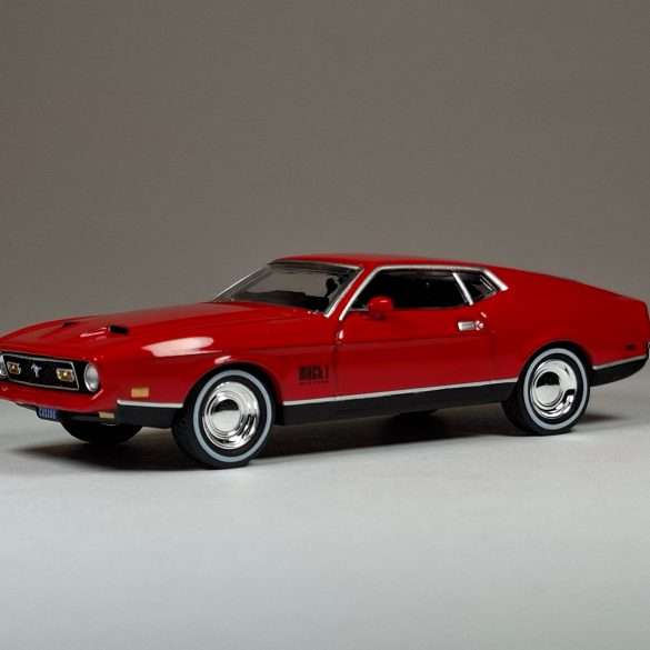 1;64 Mini GT Ford Mustang Mach 1 1
