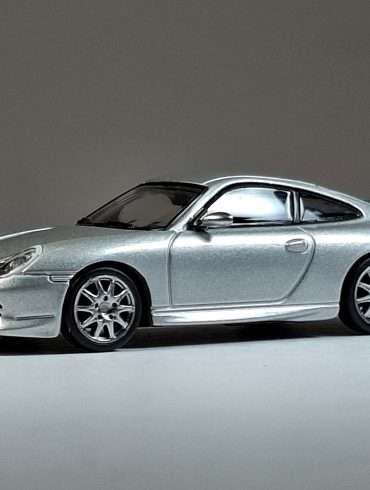 1;64 Tarmac Works Porsche 911 GT3 1