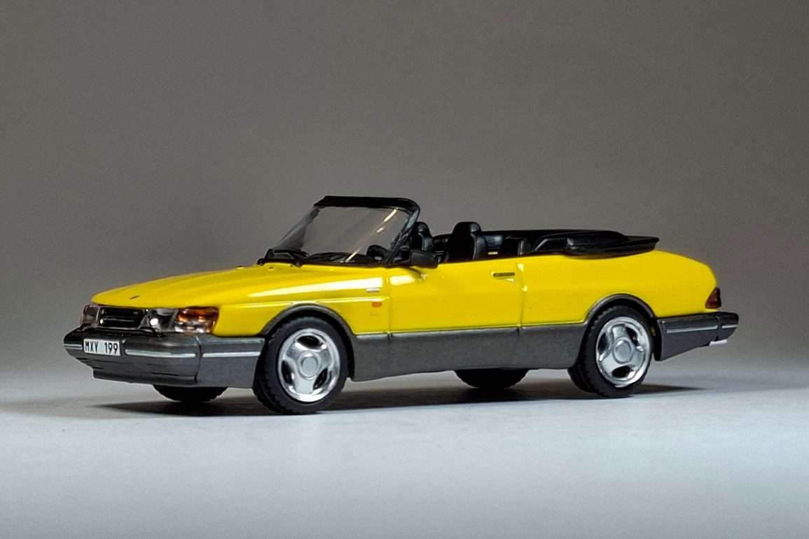 1;64 Tarmac Works Saab 900 Turbo Cabriolet 1