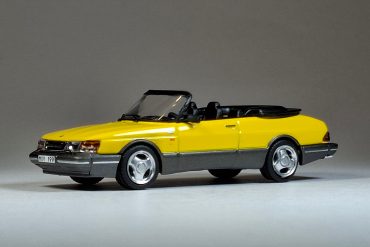 1;64 Tarmac Works Saab 900 Turbo Cabriolet 1