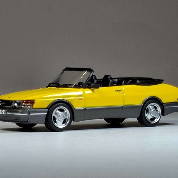 1;64 Tarmac Works Saab 900 Turbo Cabriolet 1