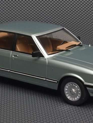 18MCG Ford Granada MKII Ghia 1982 3