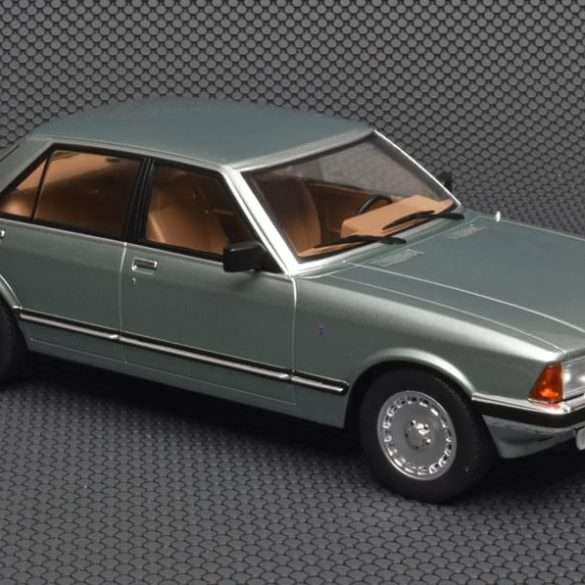 18MCG Ford Granada MKII Ghia 1982 3