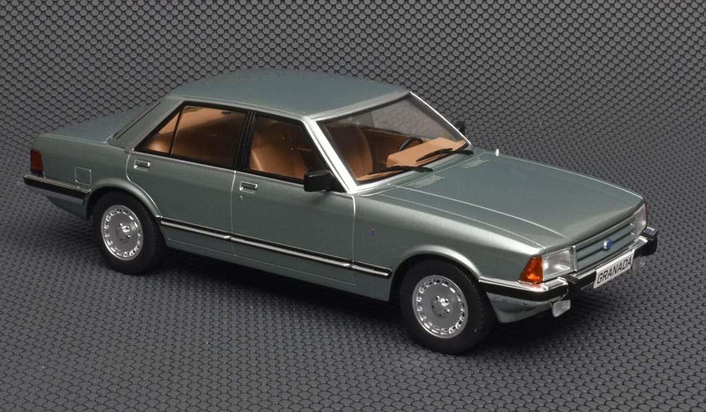 18MCG Ford Granada MKII Ghia 1982 3