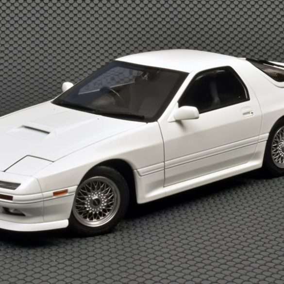 18Whelart Mazda Savanna RX 7 infini 1