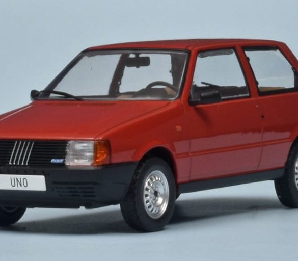 24WhiteBox Fiat Uno1983 1