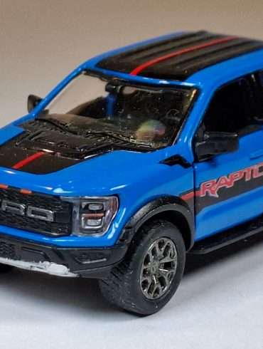 3 inch Kinsmart Ford F 150 Raptor 3