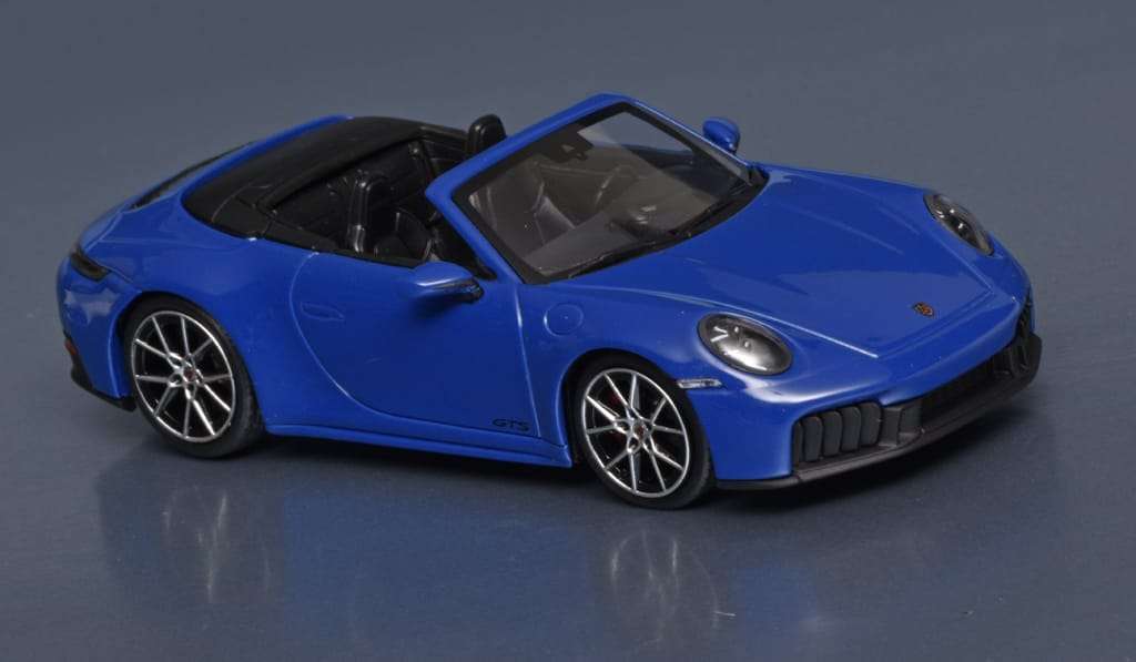 43minic Porsche 911 992.2 Carrera GTS conv 2024 3