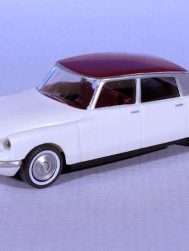 INT.Wiking 87.Citroën ID19(1)