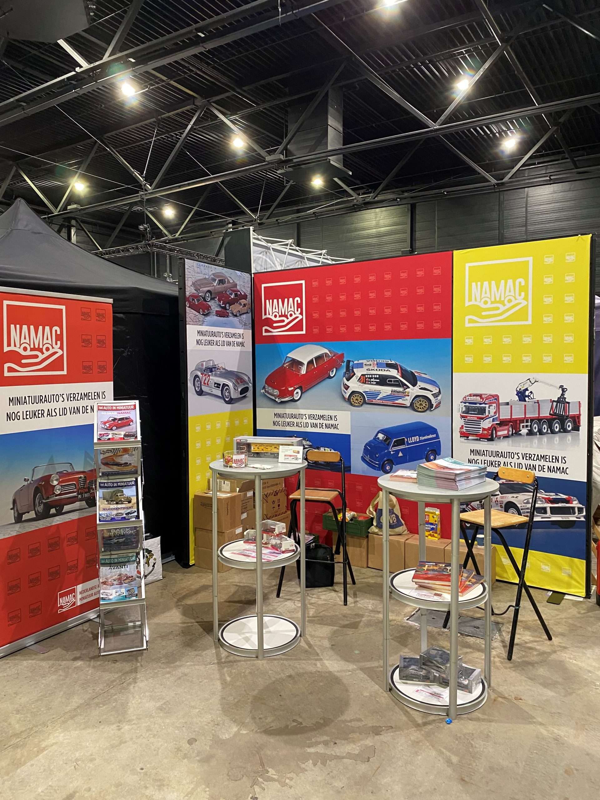 MEGA Trucks (01) MEGA Trucks (01)