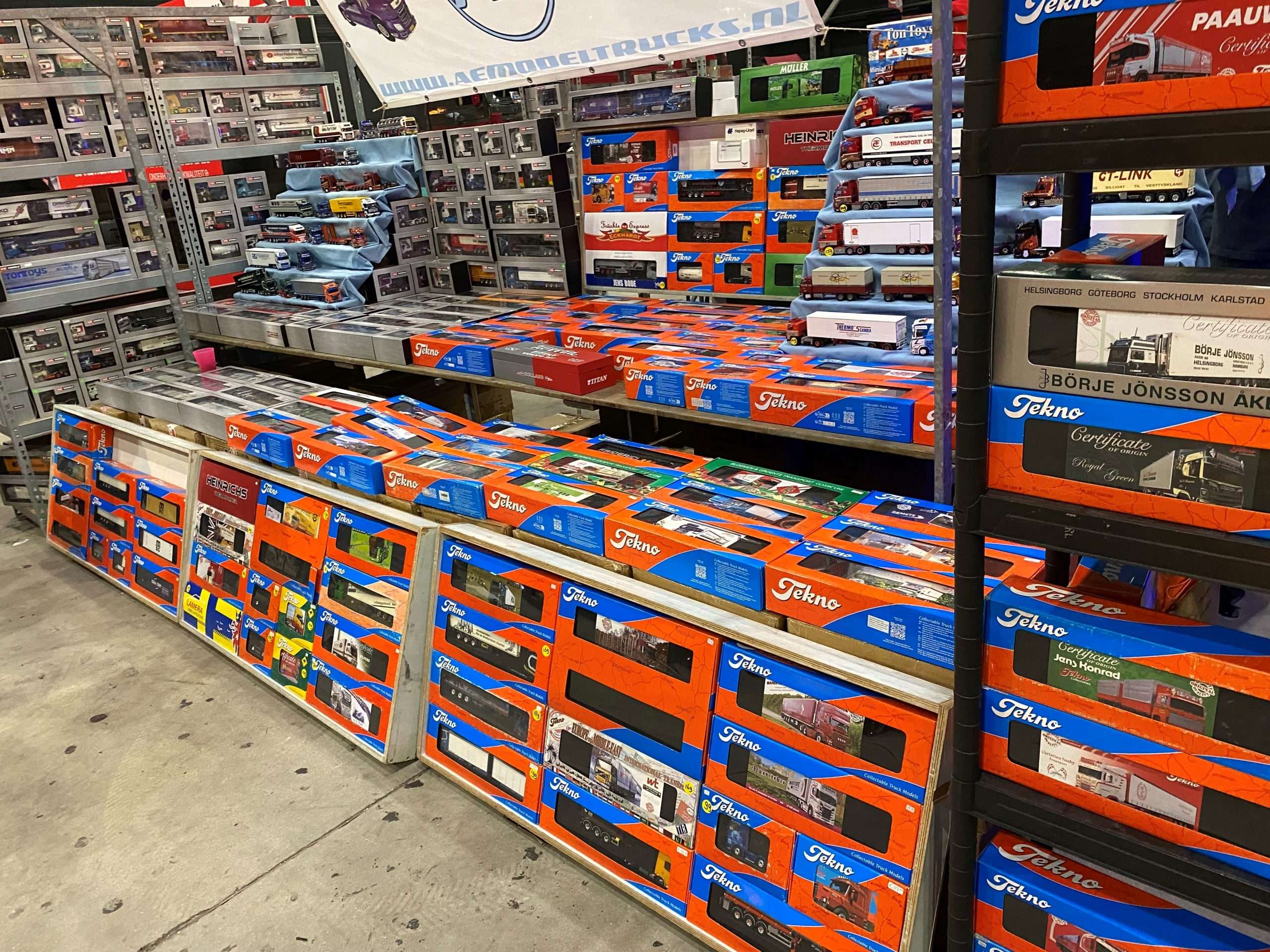 MEGA Trucks (02) MEGA Trucks (02)