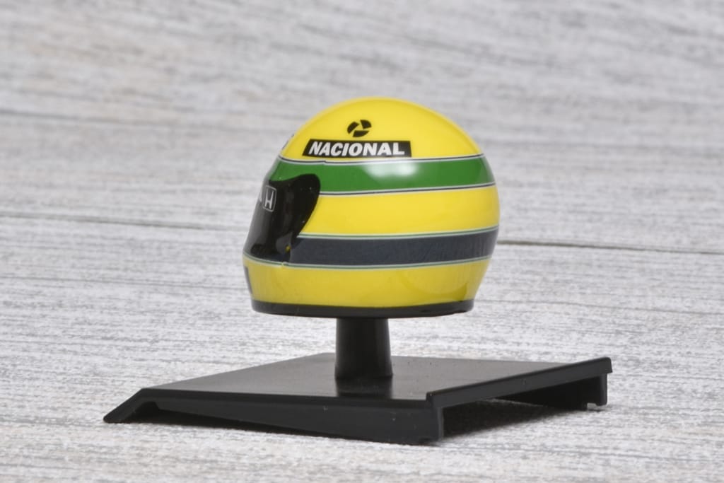 10minic Senna helm Lotus 1987 2