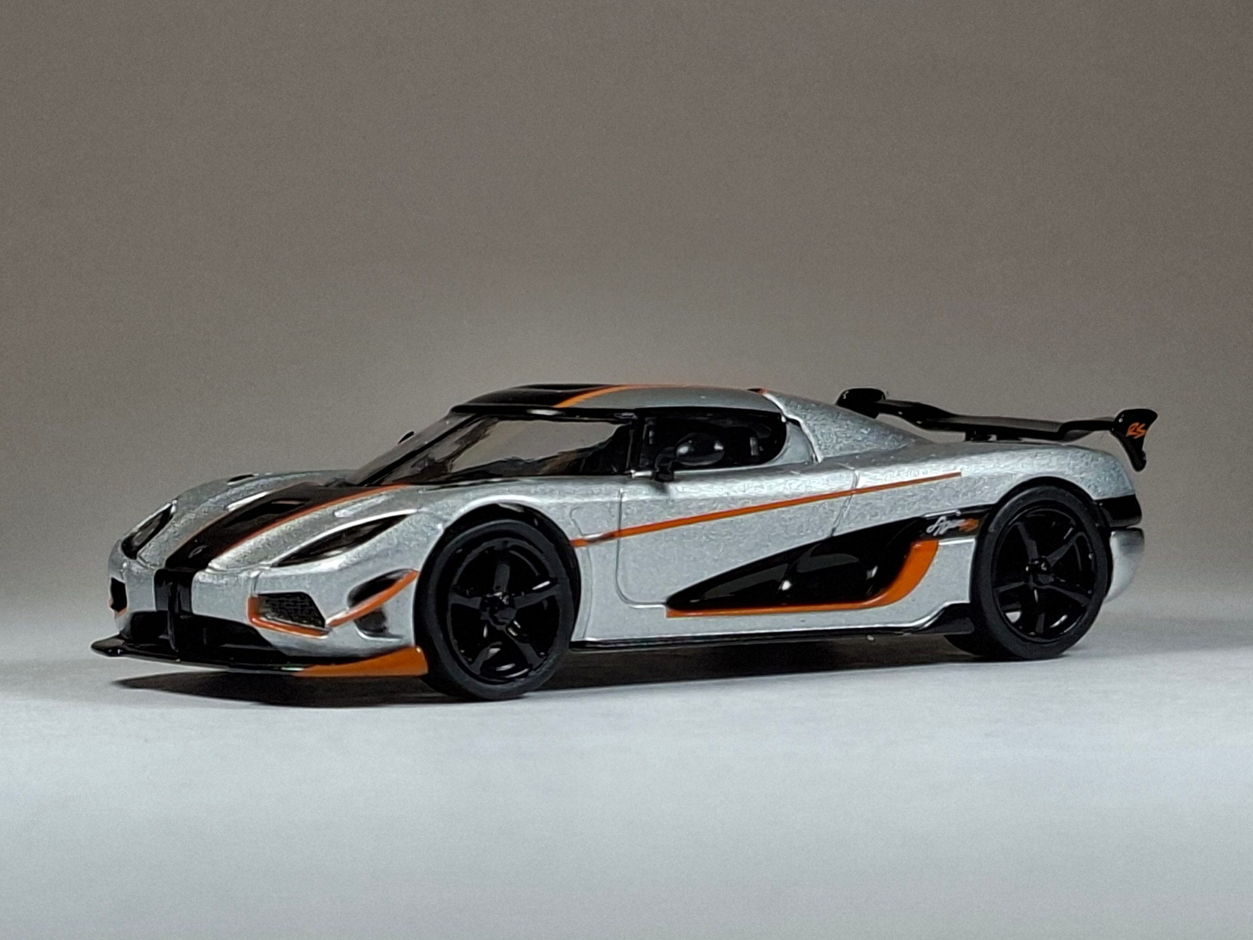 1;64 Tarmac Works Koenigsegg Agera RS 1