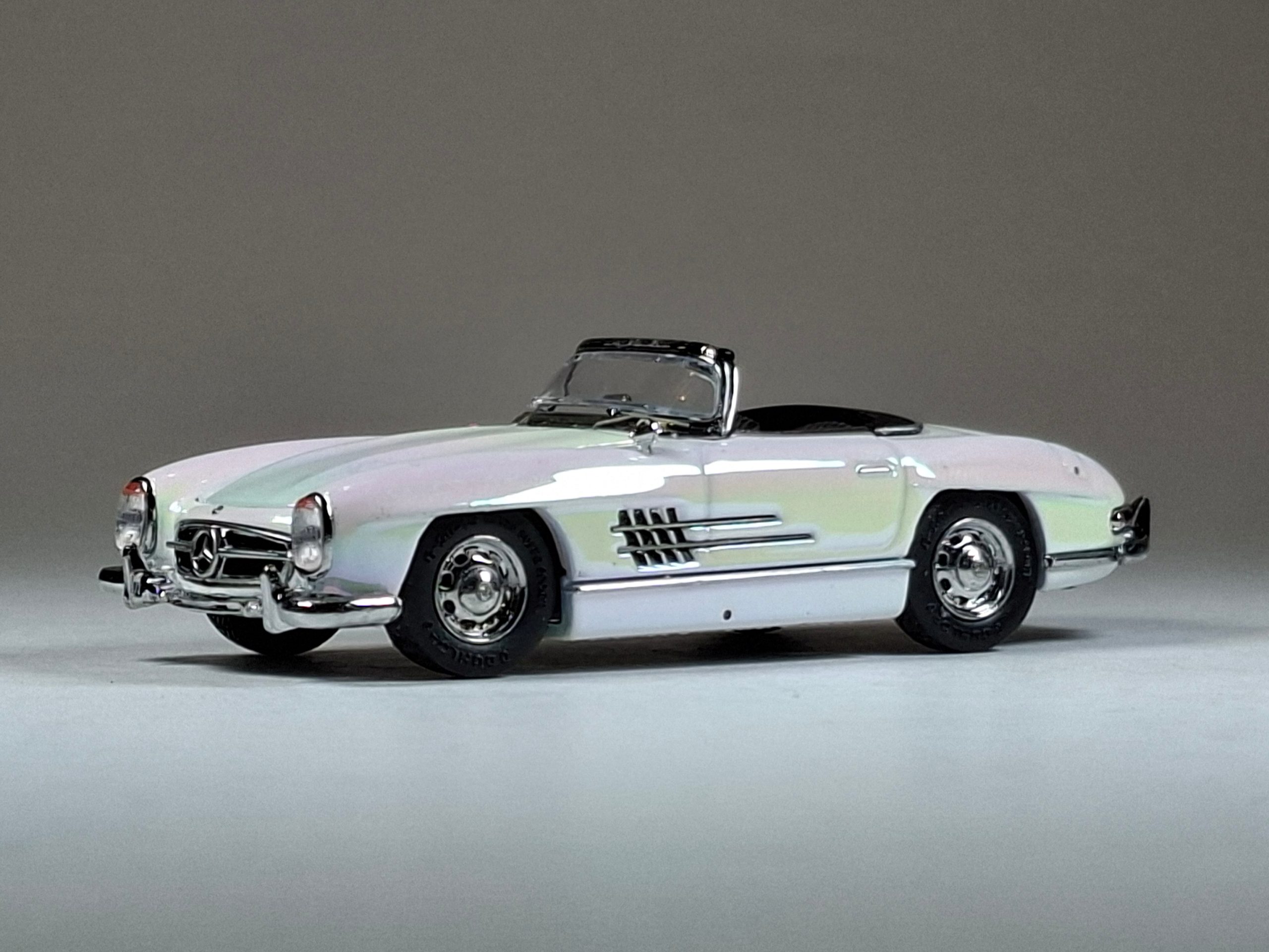 Prachtige Mercedes-Benz 300 SL in 1:64