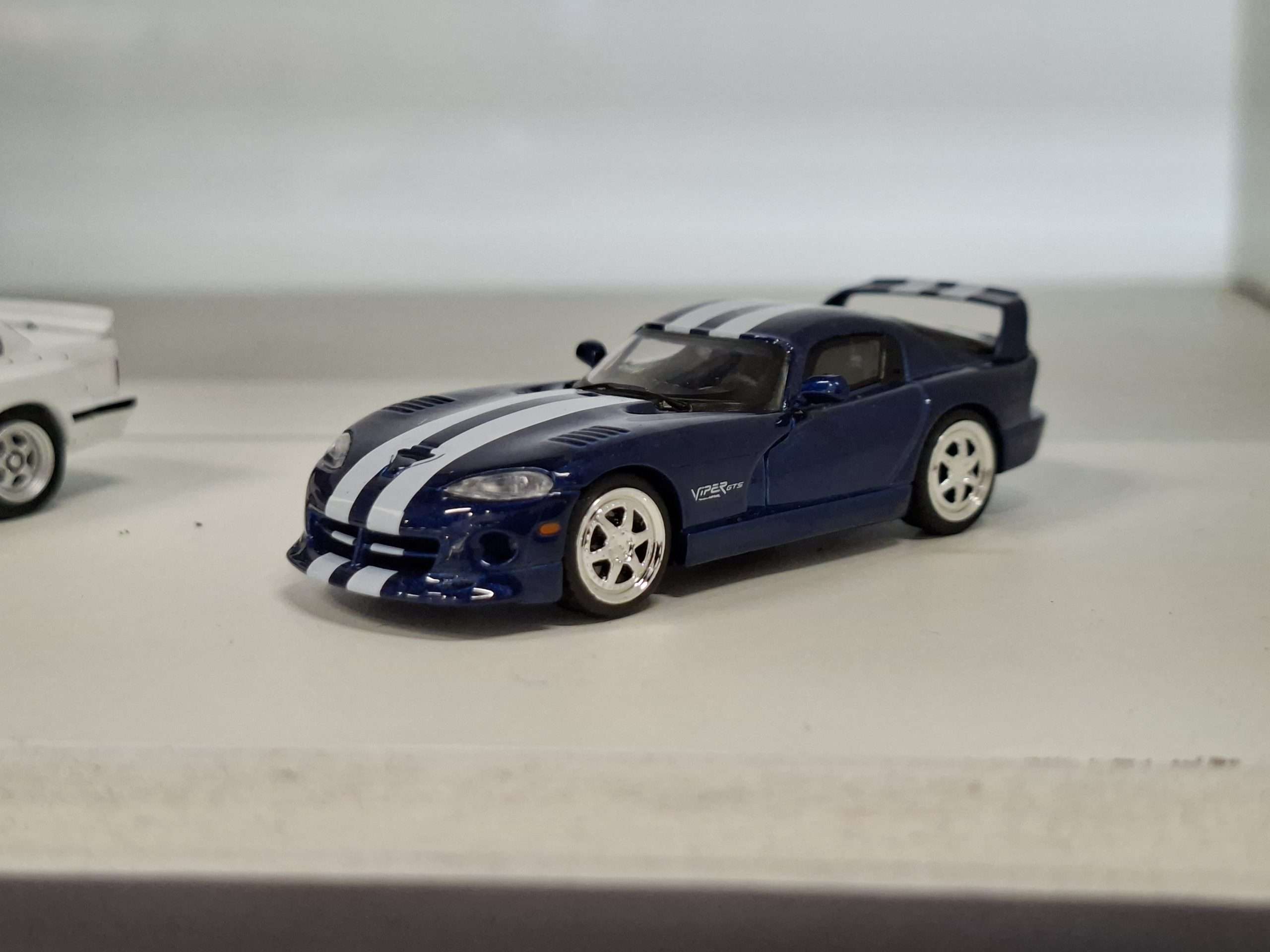 1;64 Ixo Dodge Viper GTS 1;64 Ixo Dodge Viper GTS