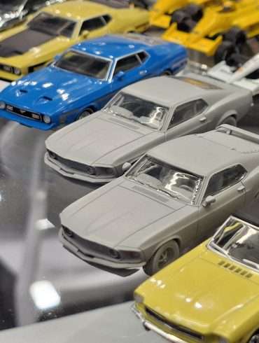 1;64 Mini GT Ford Mustang GT Fastback 1