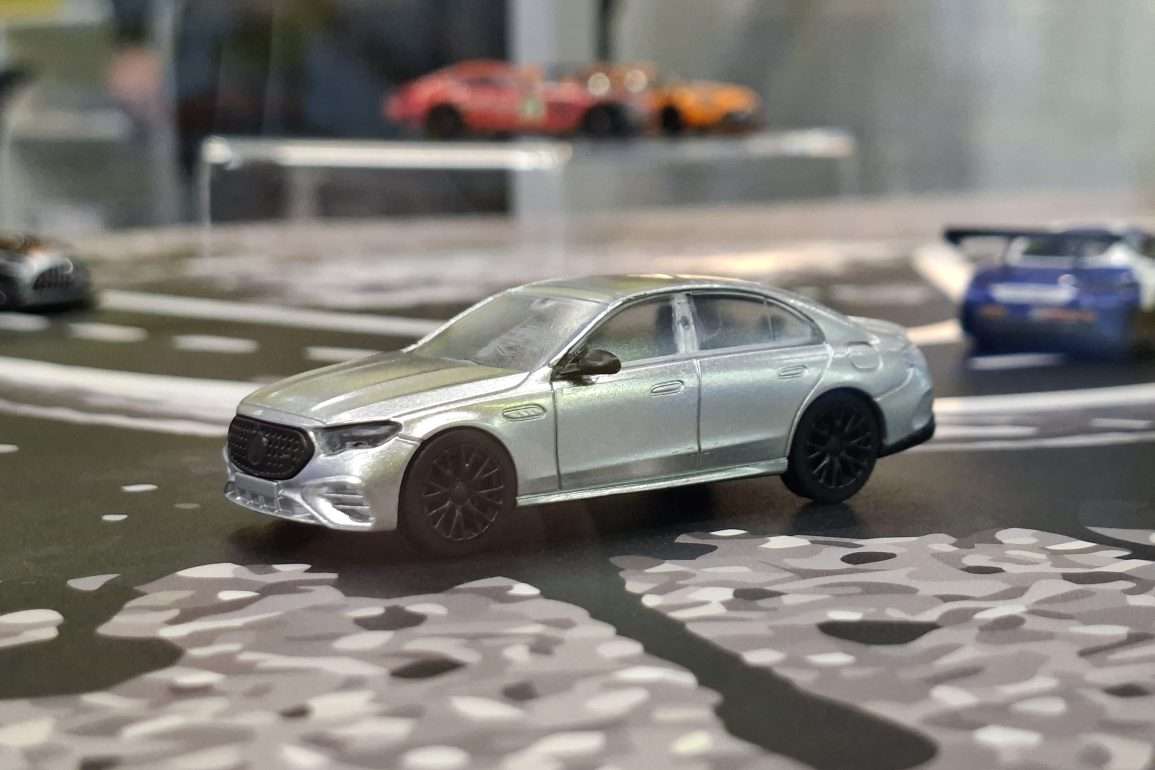 1;64 NZG Mercedes AMG E 53 1