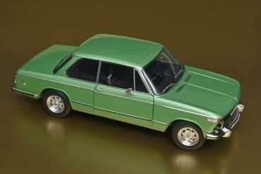 18solido BMW 1602 Taiga groen 1971 1