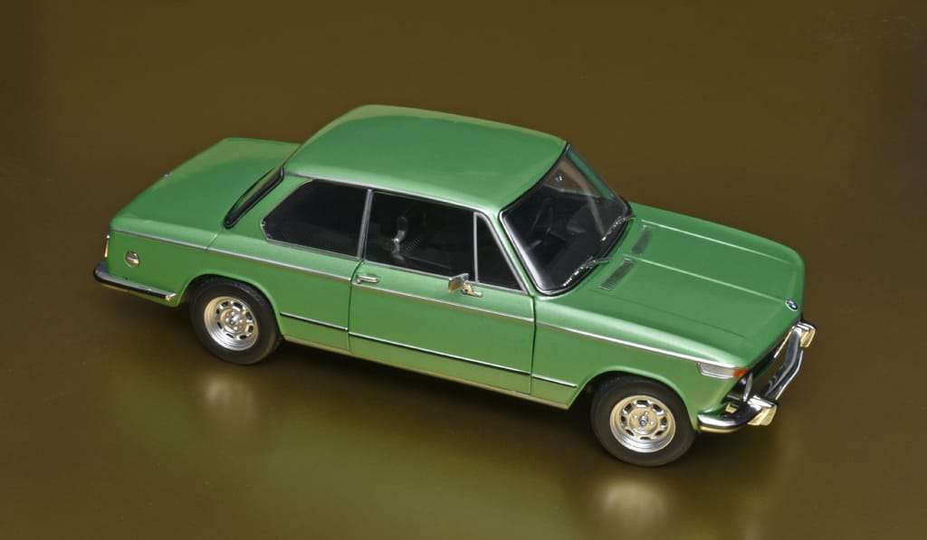 18solido BMW 1602 Taiga groen 1971 1