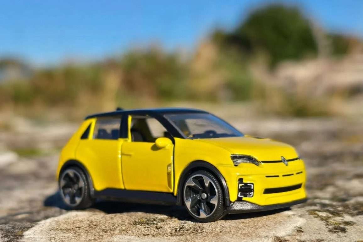 3 inch Majorette Renault 5 2