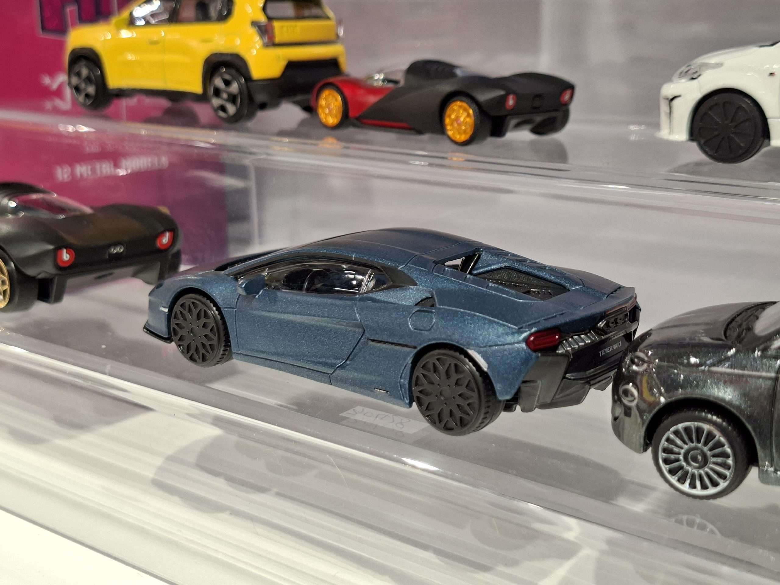 43Bburago Lamborghini Temerario 18 30428 (2) 43Bburago Lamborghini Temerario 18 30428 (2)