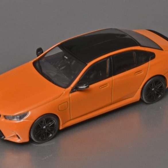 43solido BMW M5 G90 2025 1