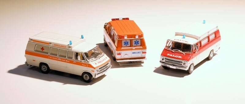K INT.Brekina 87.Dodge Ambulance
