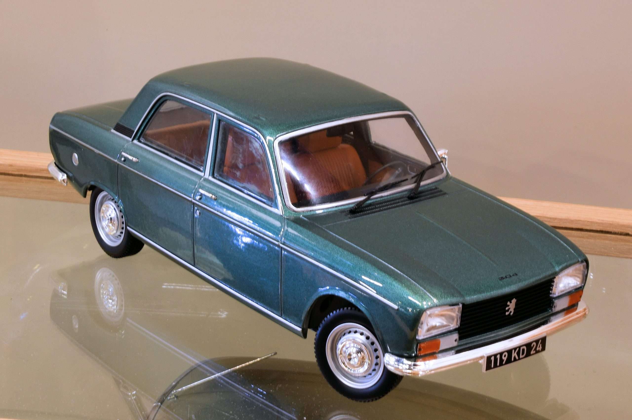 118 Norev Peugeot 304 118 Norev Peugeot 304