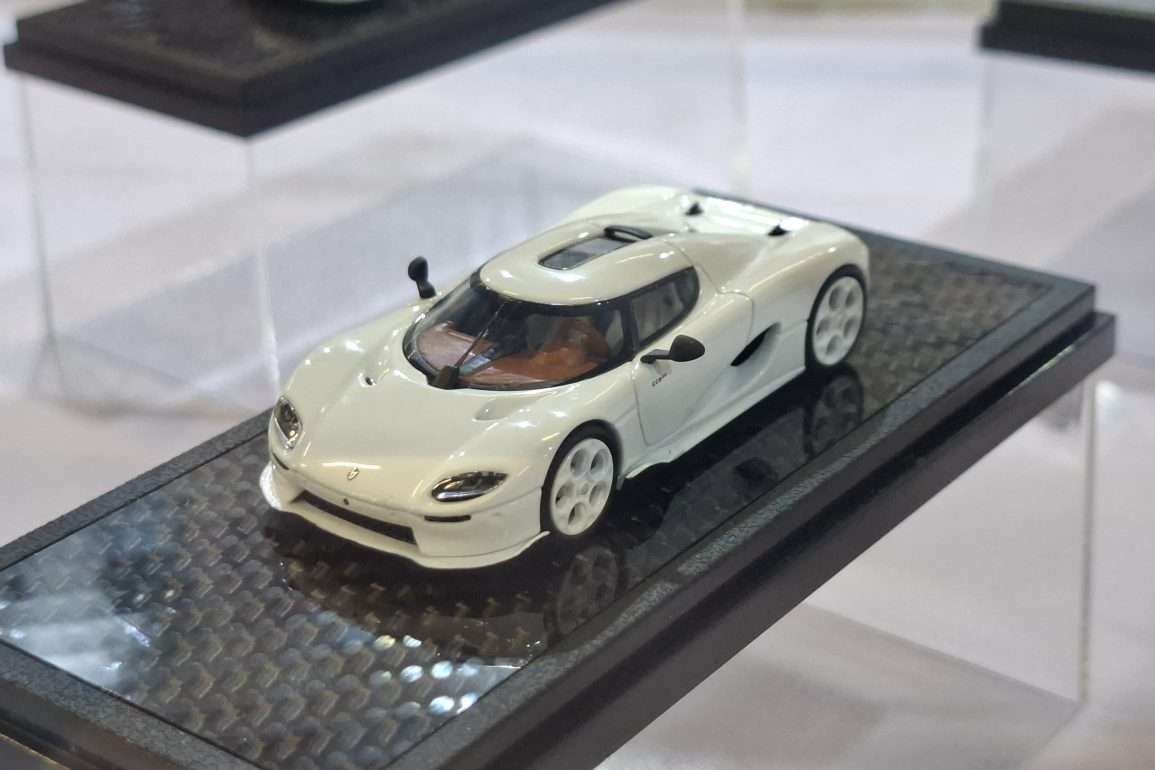 1;64 LCD Models Koenigsegg CC850 1