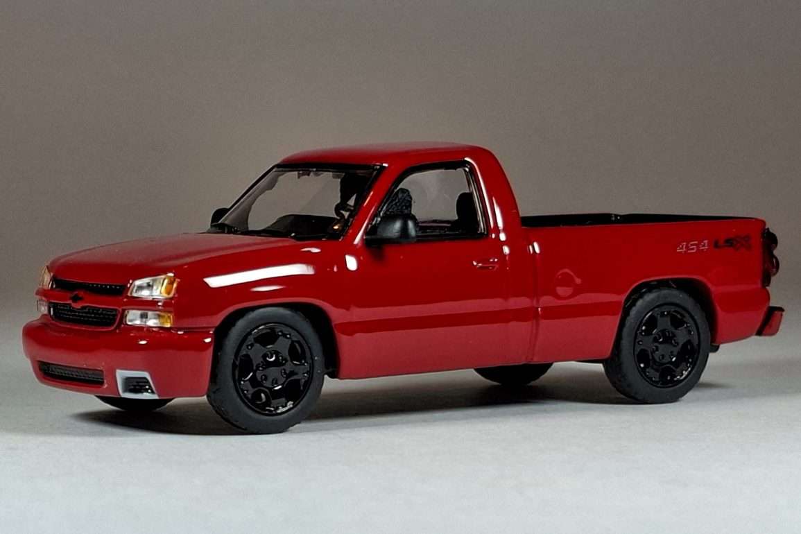 1;64 Para64 Chevrolet Silverado SS 1