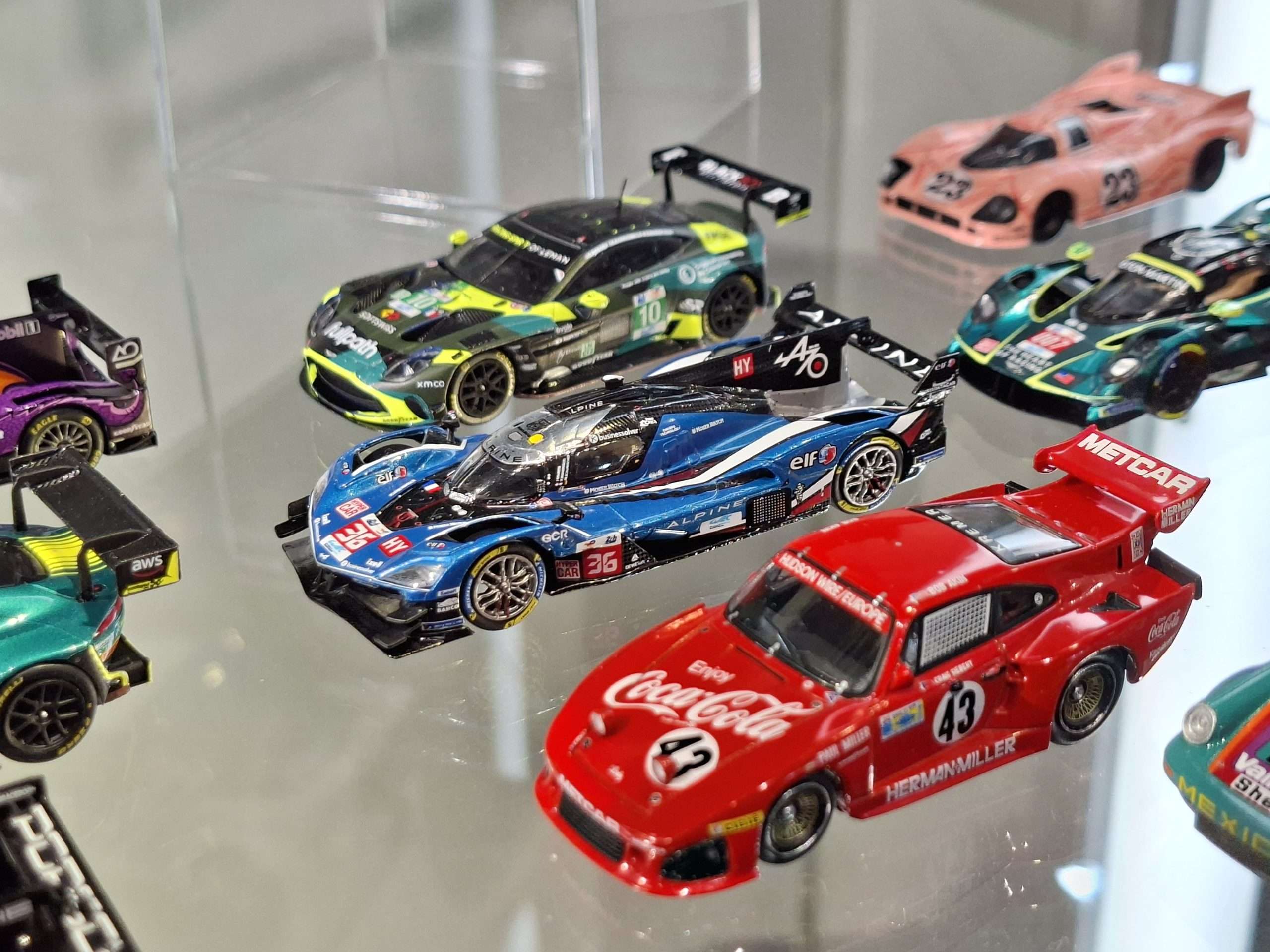 1;64 Spark Alpine A424