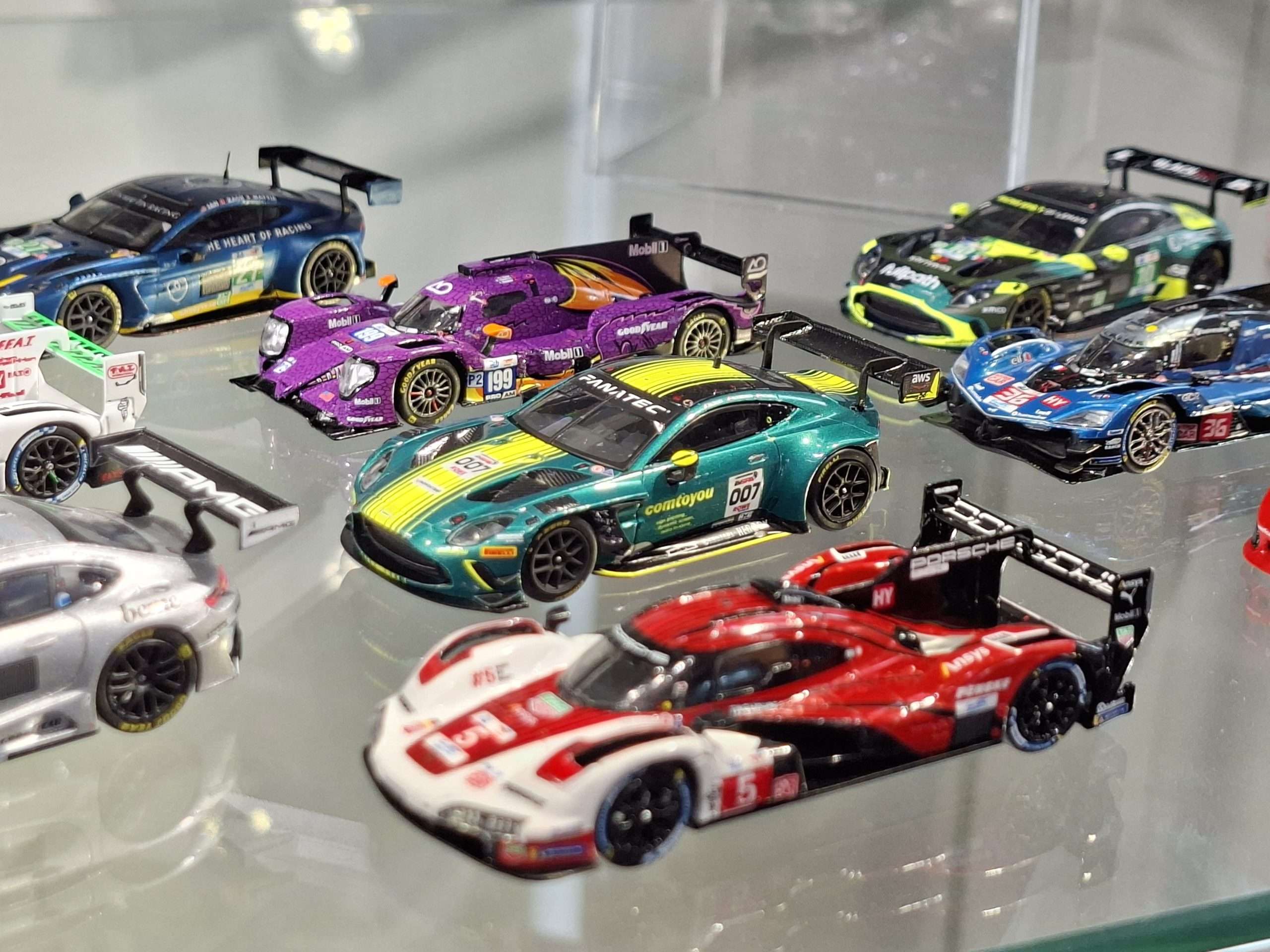 1;64 Spark Aston Martin Vantage GT3