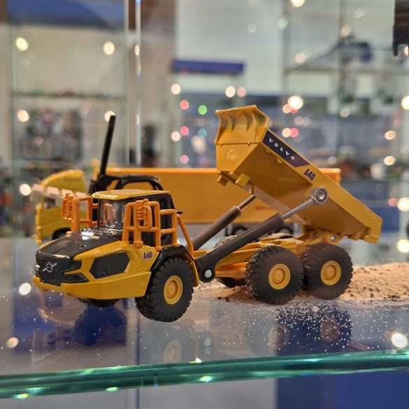 1;87 SIKU Volvo A40J 1