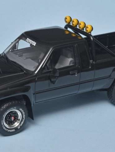18OttOm Toyota Hilux SR5 BttF 1985 3