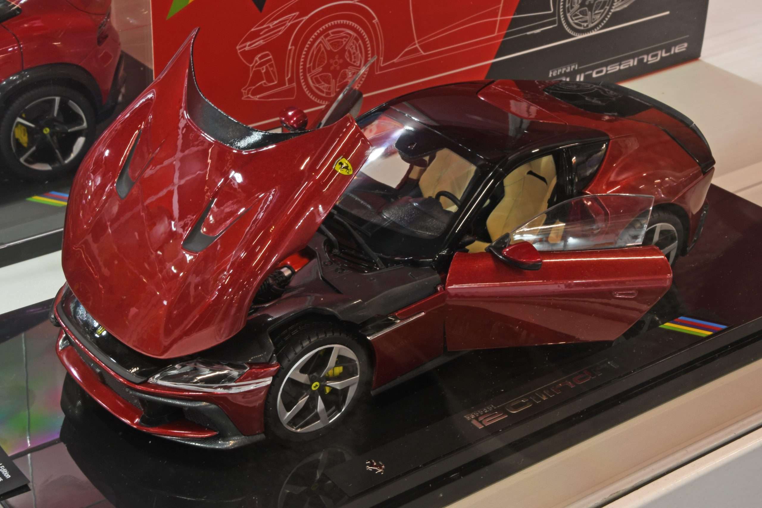 18Polistil Ferrari 12 Cilindri 18Polistil Ferrari 12 Cilindri