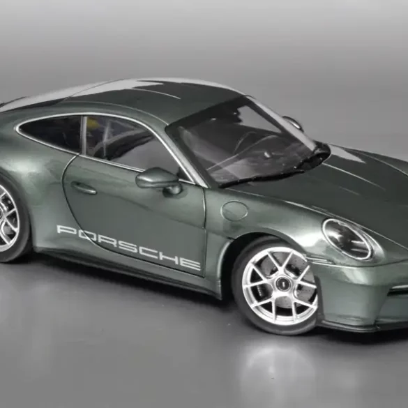 18norev Porsche 911 992 S T 2023 1