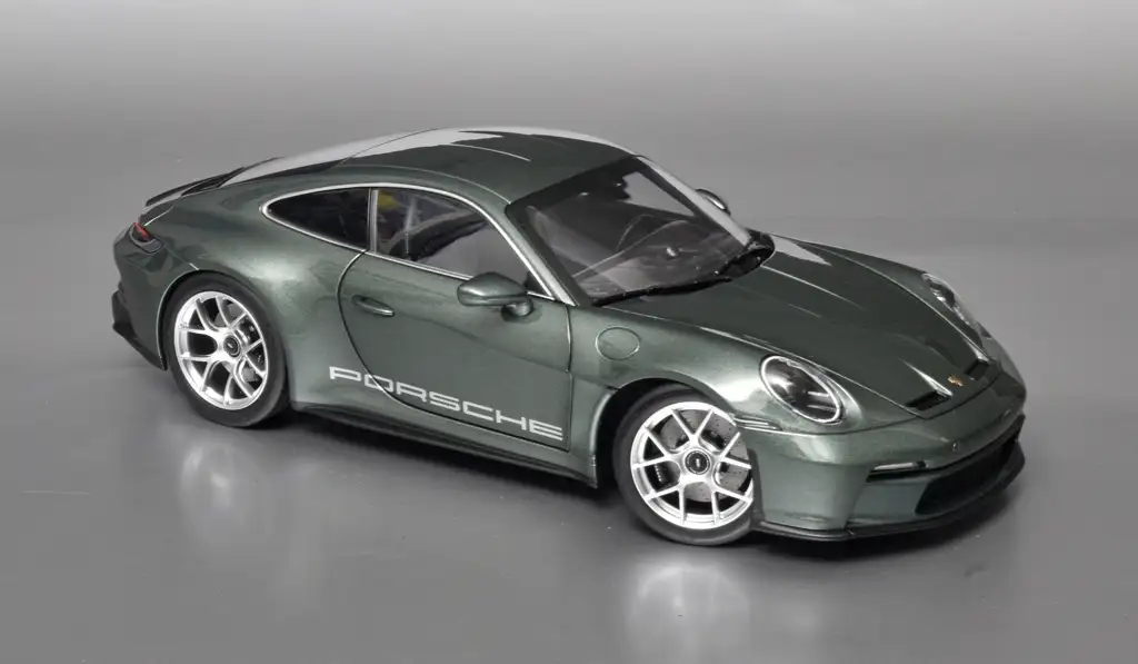 18norev Porsche 911 992 S T 2023 1