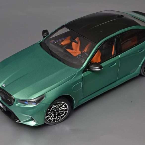 18solido BMW M5 G90 2025 3