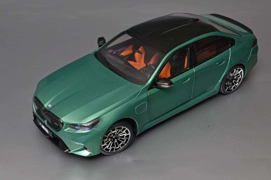 18solido BMW M5 G90 2025 3
