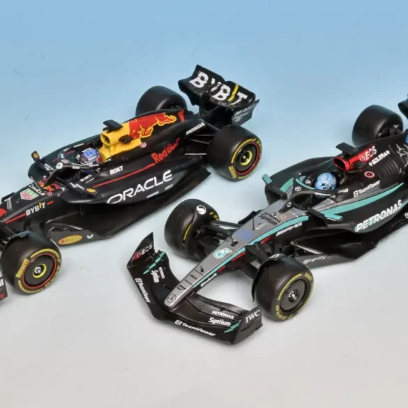 24Bburago RedBull RE21 + MercedesAMG W15 2025 1