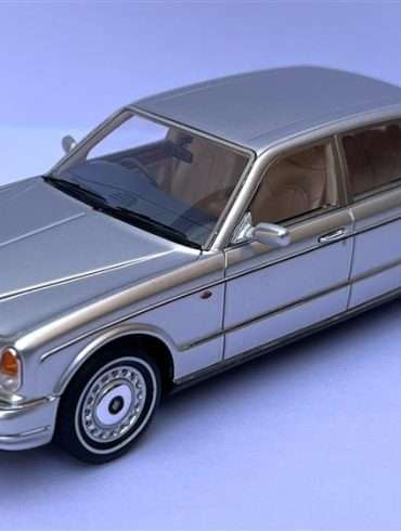 43Matrix Rolls Royce Silver Seraph donkergrijs