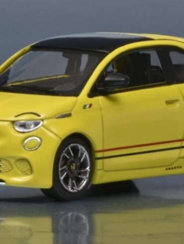 43ixo Fiat 500 Abarth 2024 1