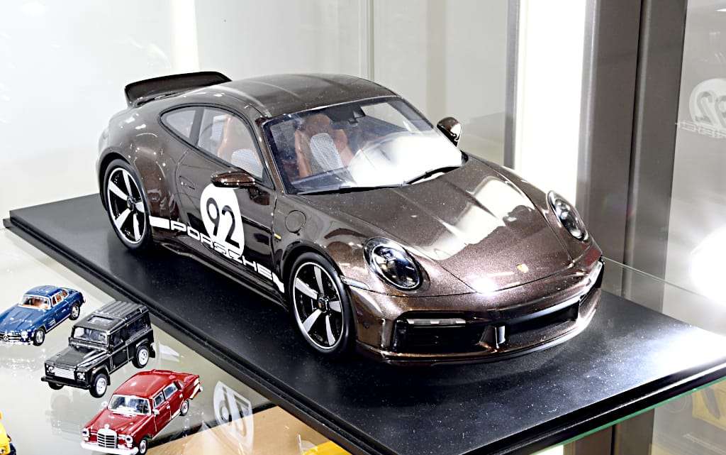 INT 118 Schuco Porsche 992 INT 118 Schuco Porsche 992
