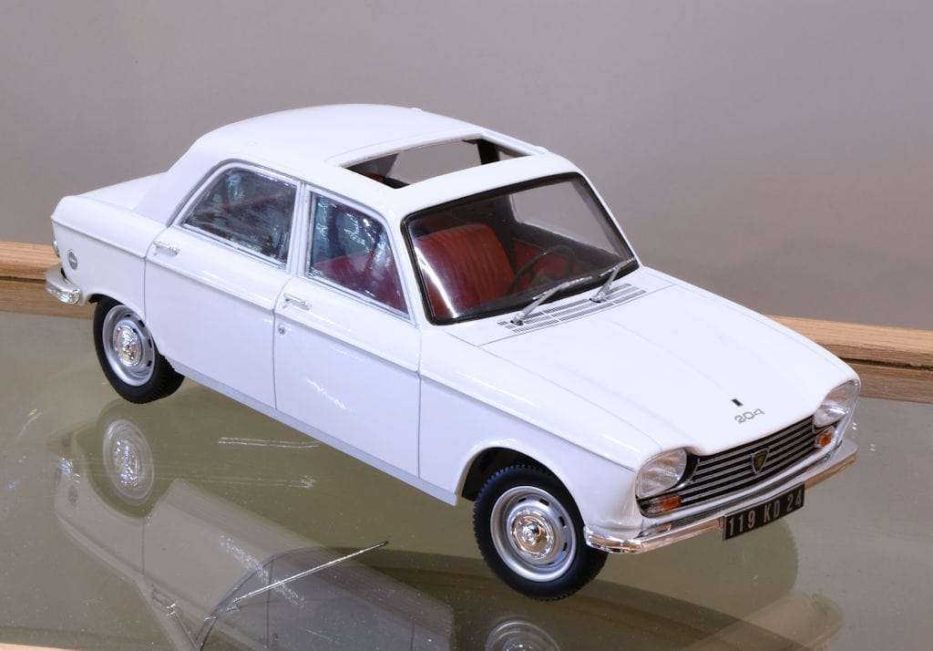 K 118 Norev Peugeot 204 K 118 Norev Peugeot 204
