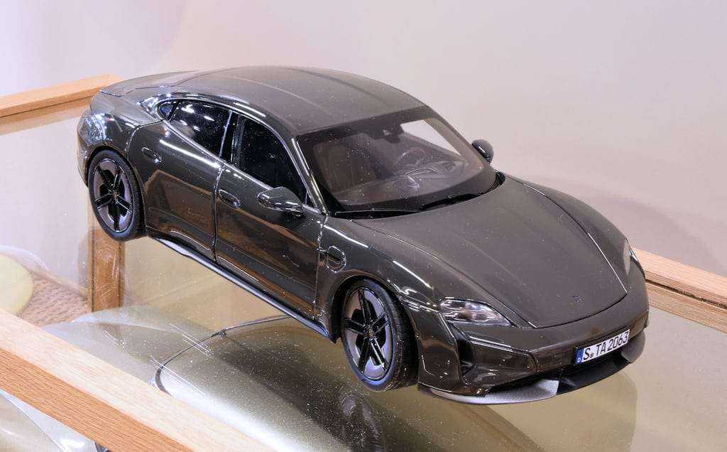 K 118 Norev Porsche Taycan K 118 Norev Porsche Taycan