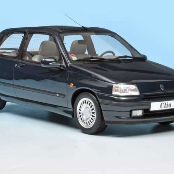18OttOm Renault Clio Baccara 1995 1