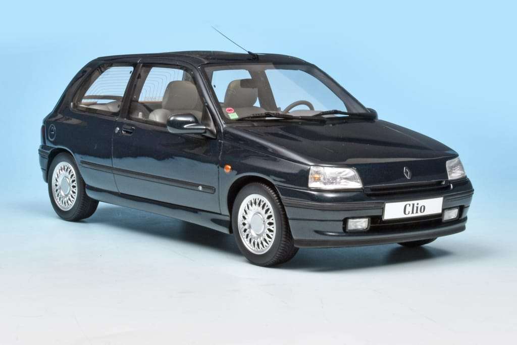18OttOm Renault Clio Baccara 1995 1