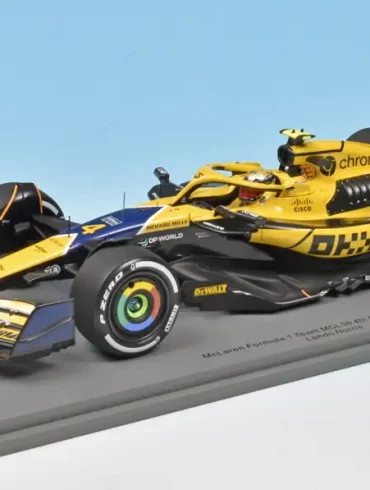 18spark McLaren Mercedes MCL38 2024 Norris 1