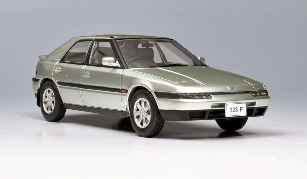 24WhiteB Mazda 323F 1989 1 24WhiteB Mazda 323F 1989 1