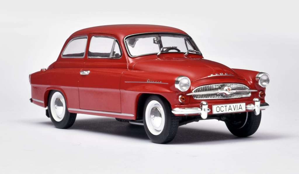 24WhiteB Skoda Octavia Super 1959 3